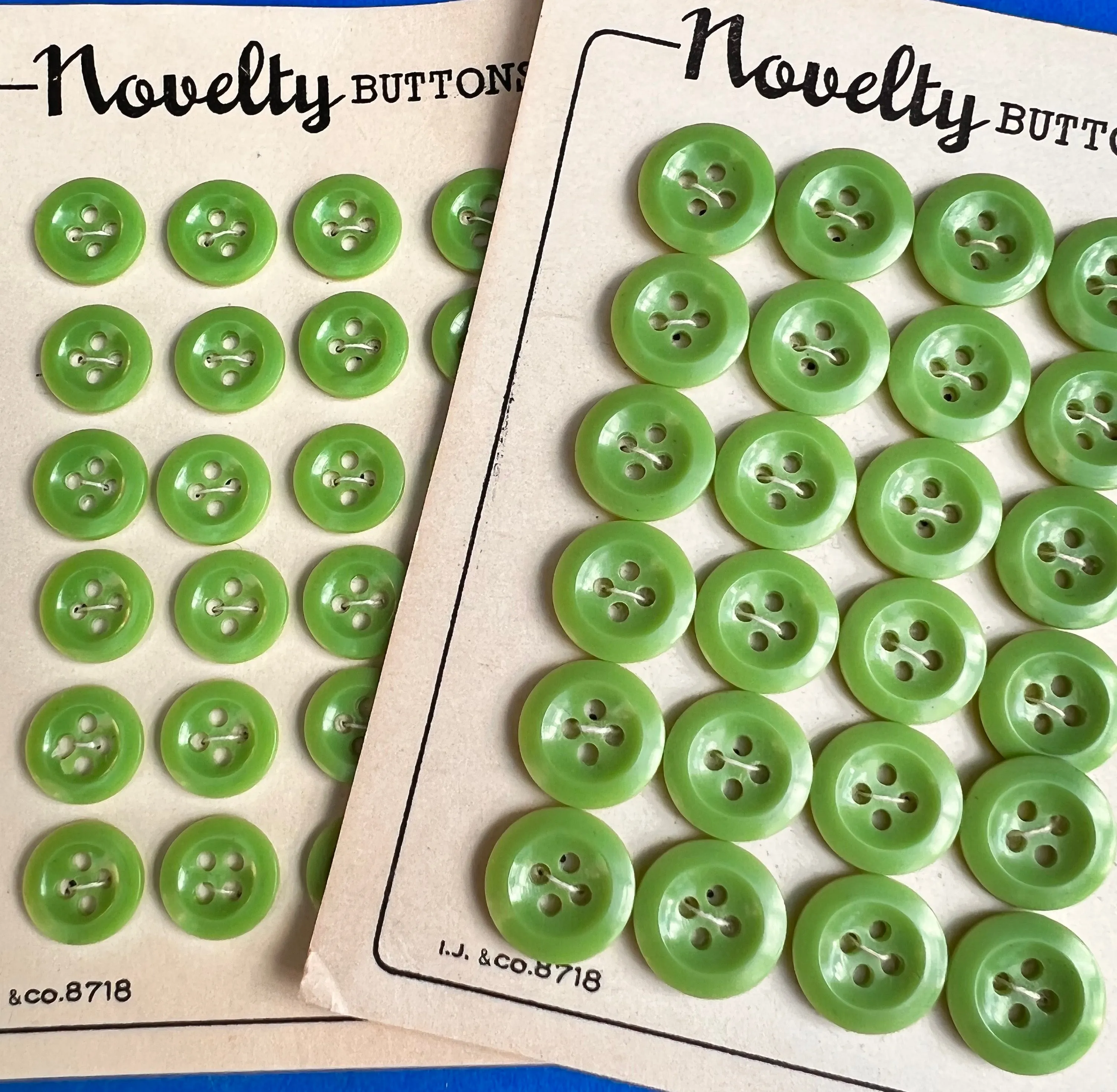 1940s Fresh Grass Green Buttons - 24 x 1cm or 1.3cm