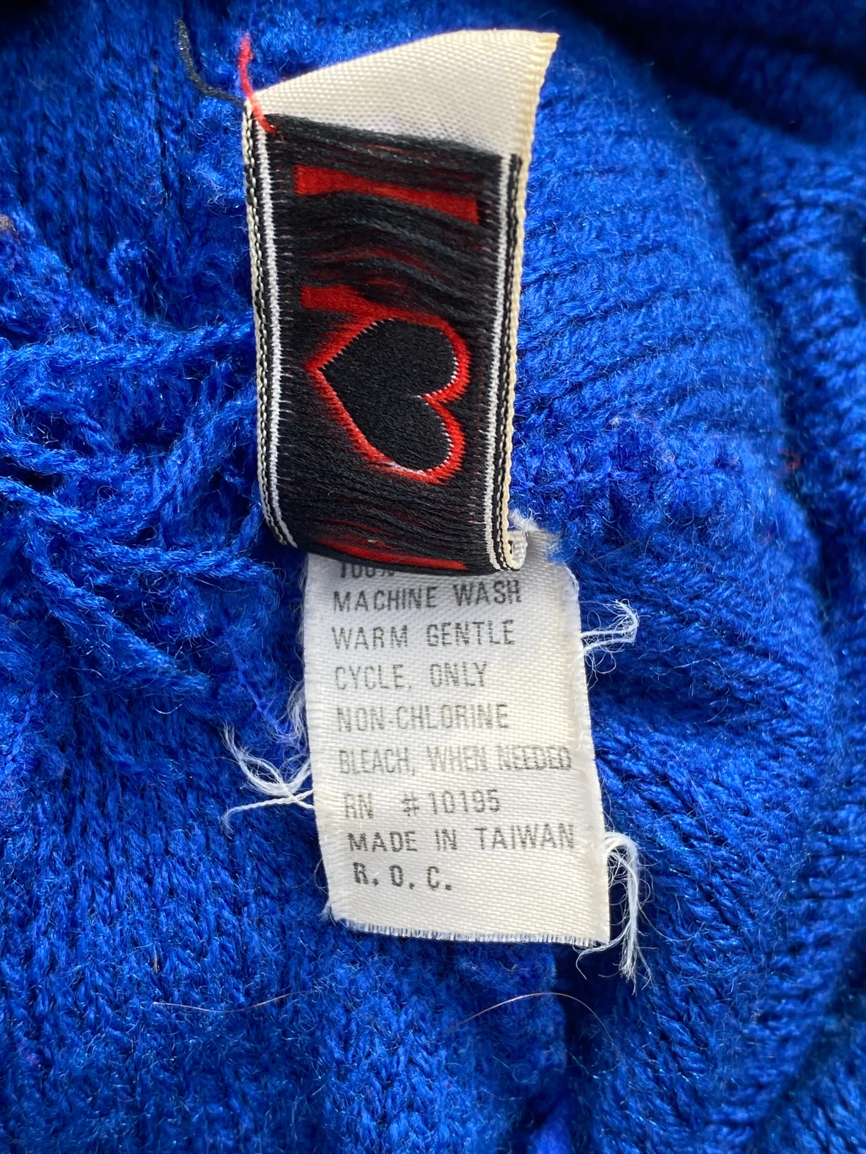 1980s Vintage Heart Throb Star and Lightning Bolt Beanie Winter Hat