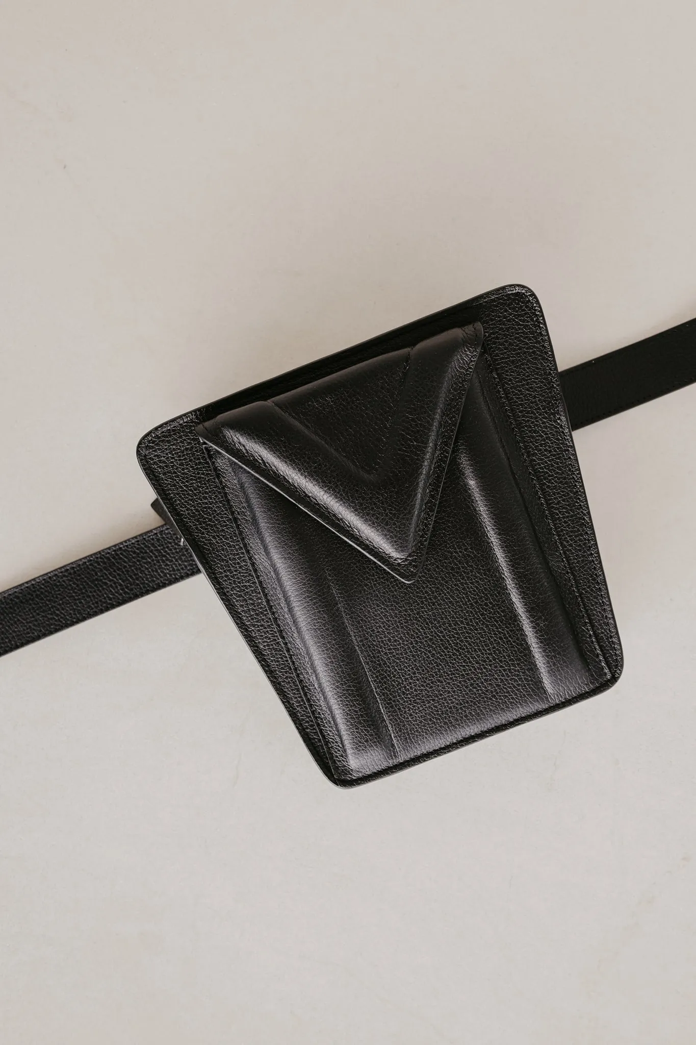 Belt Bag: Belt XL Black Structured   Trapezium M Black Structured