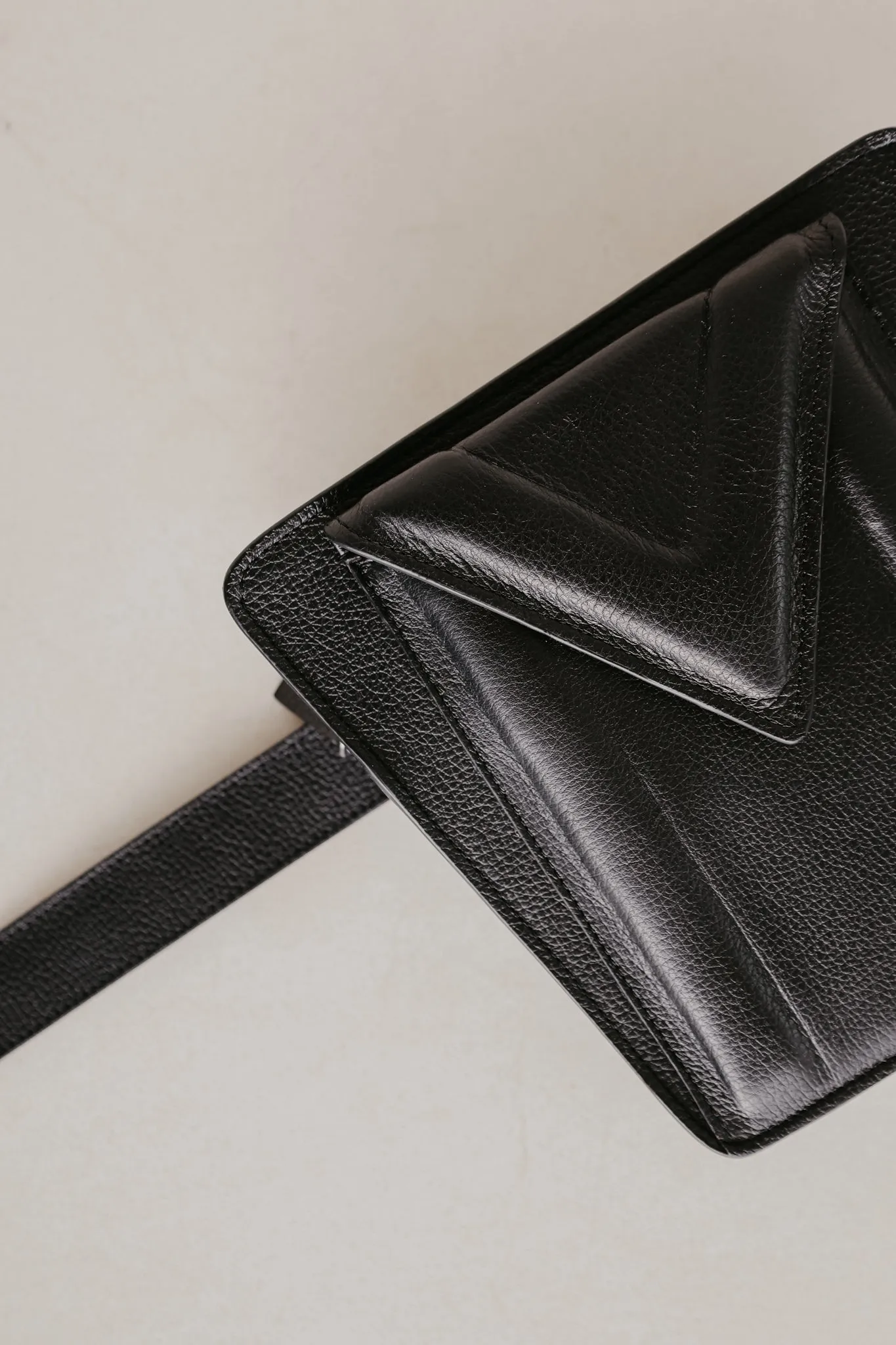 Belt Bag: Belt XL Black Structured   Trapezium M Black Structured