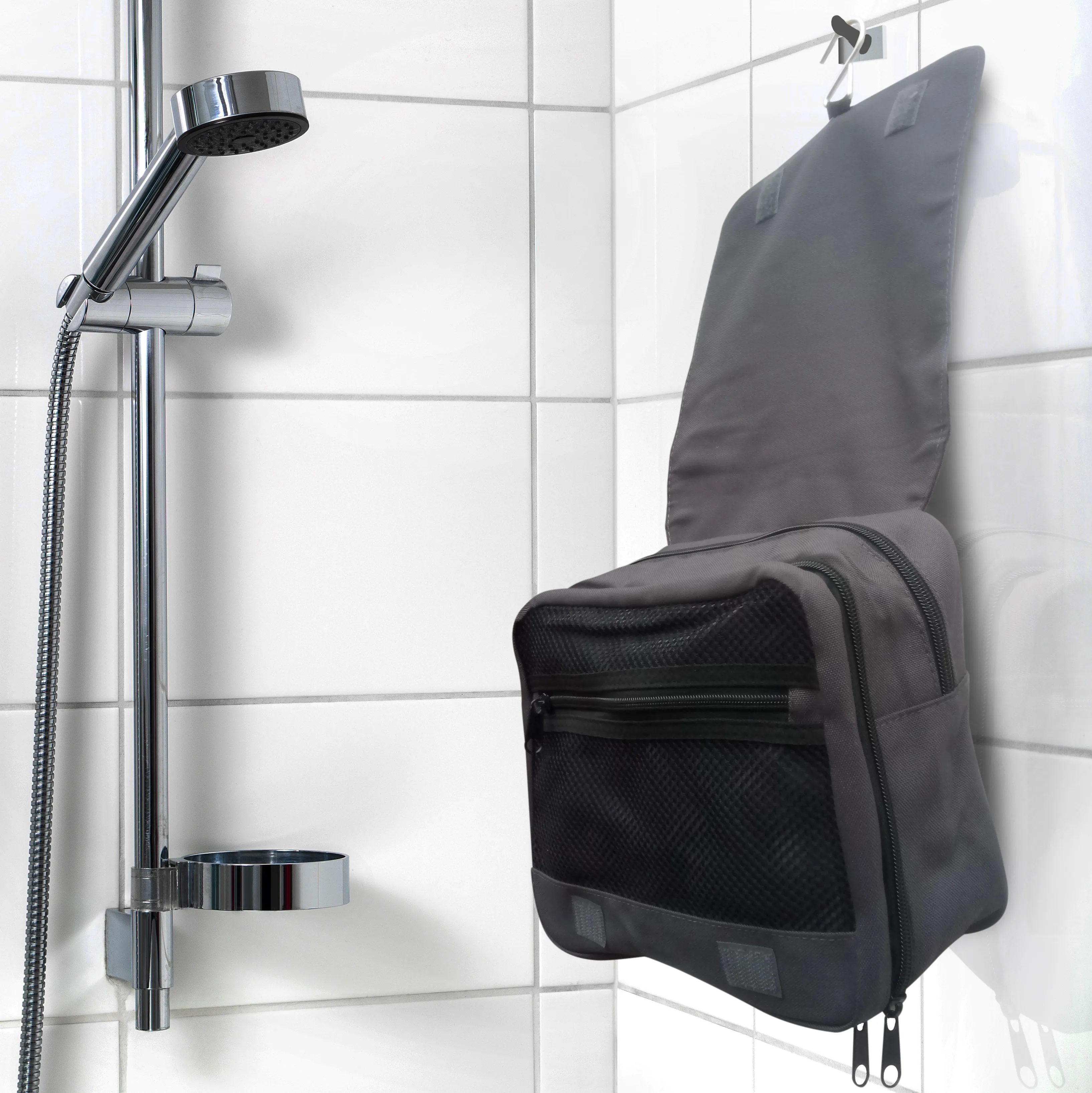 Berlin Hanging Toiletries Bag