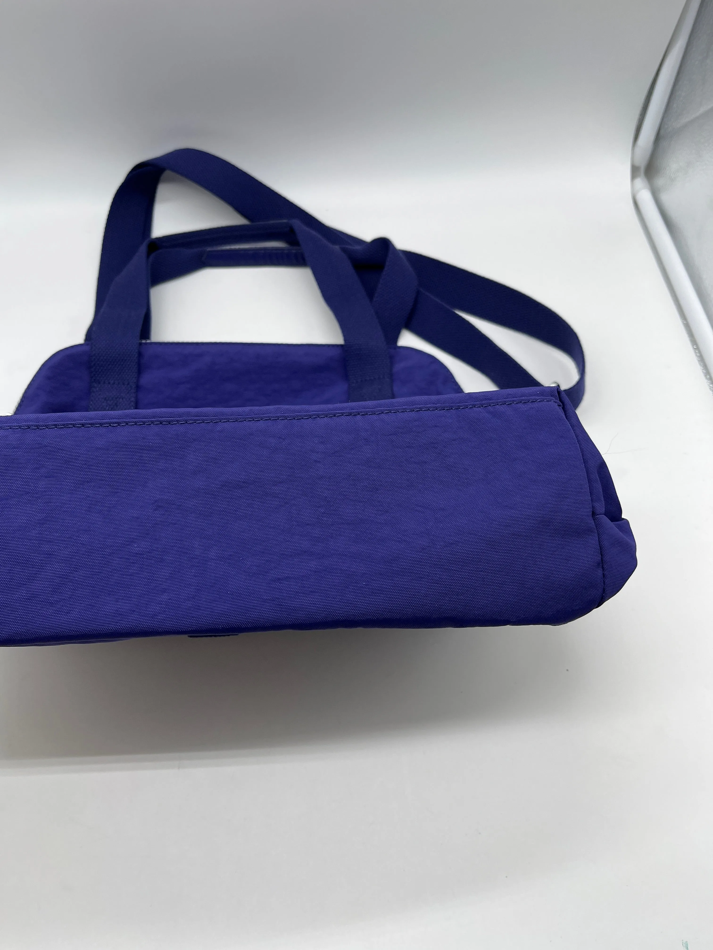 Handbag By Kipling, Size: Medium