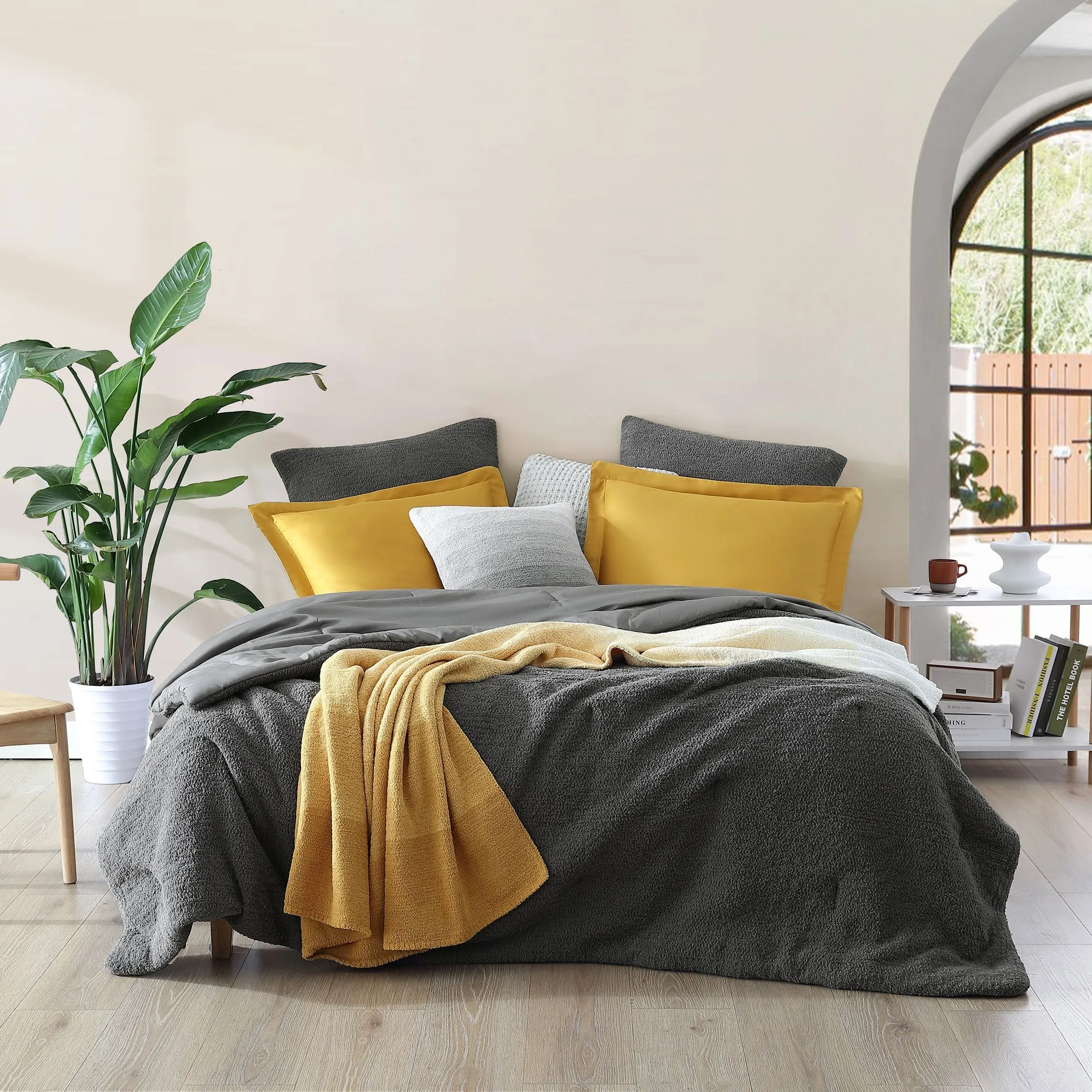 Ombre Lightweight Throw