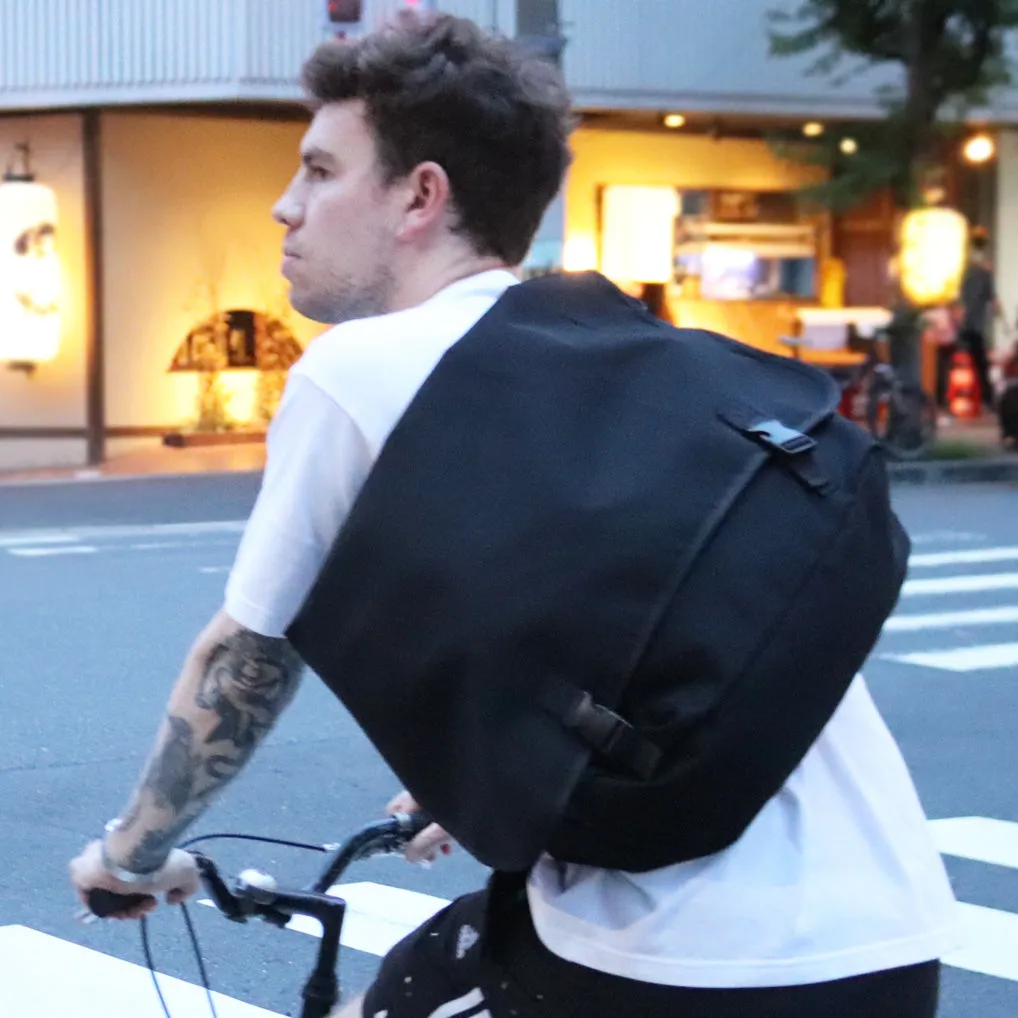 PACKING MESSENGER BAG