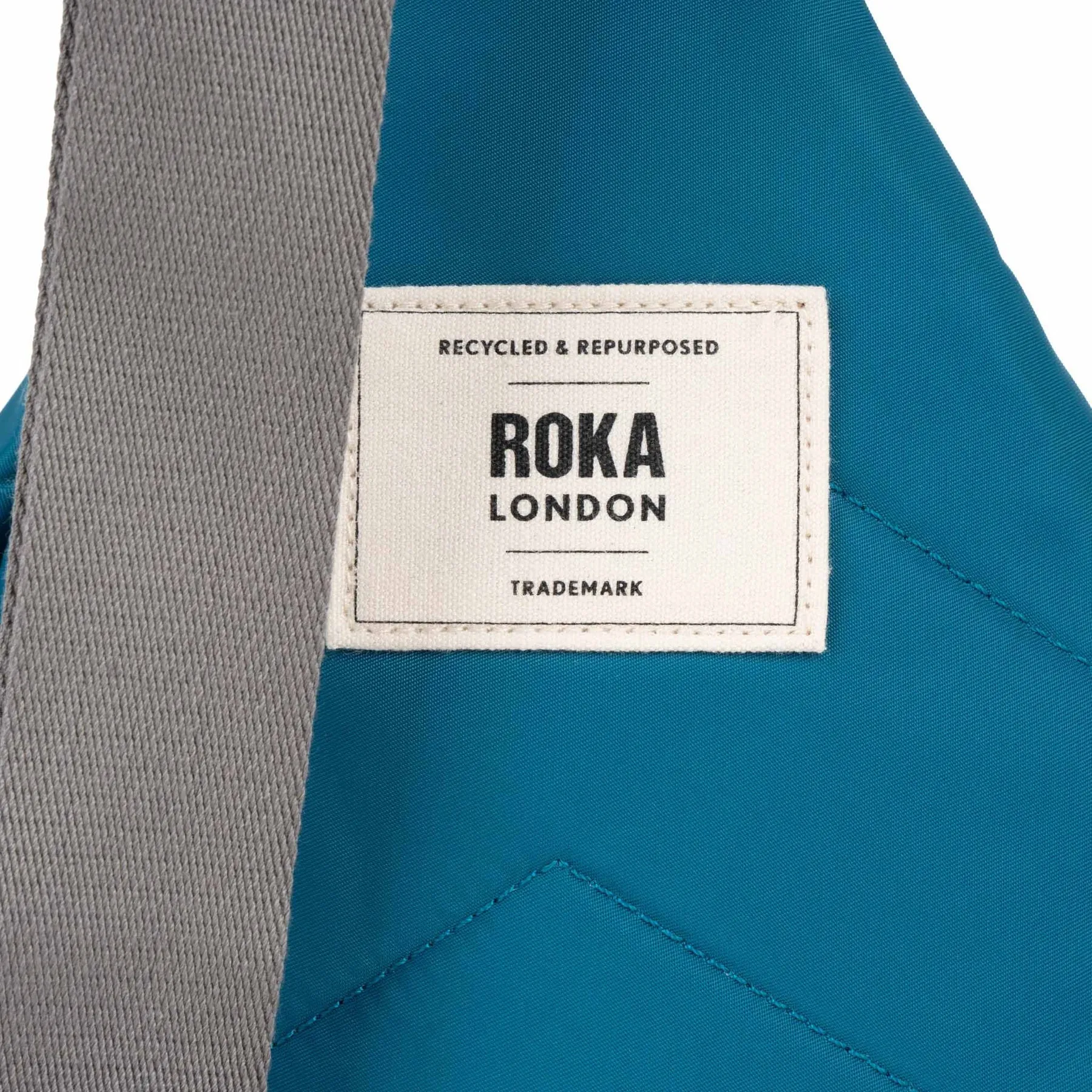 ROKA Willesden B Large Recycled Nylon Bag - Sapphire